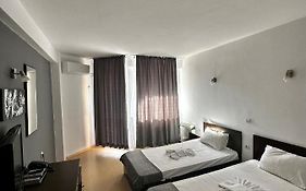 Хотел Костенец